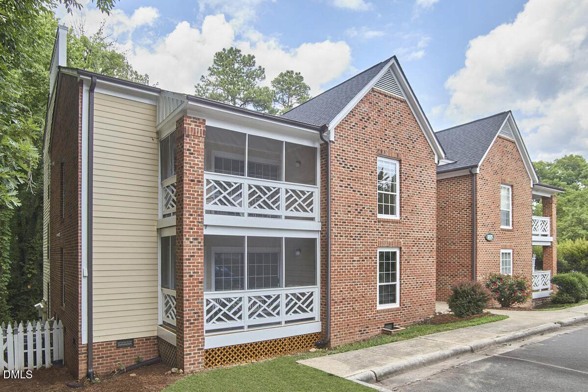 1005 Kingswood Drive - Photo 1