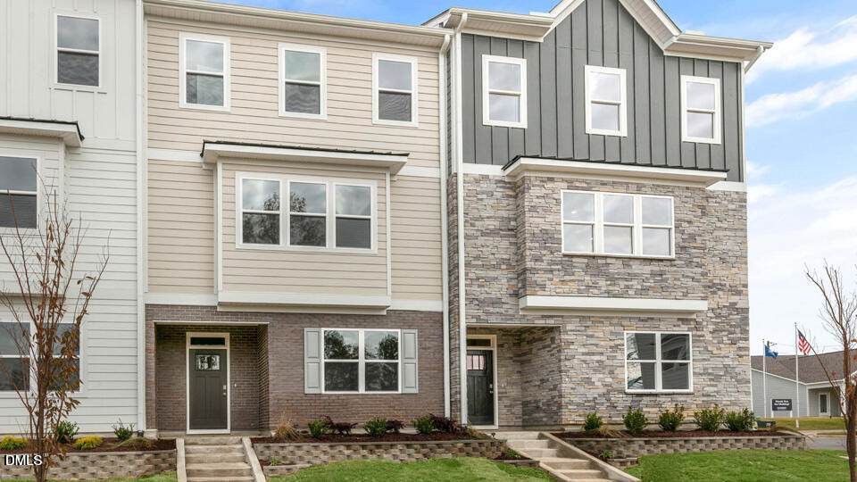 809 Lucky Clover Way - Photo 1