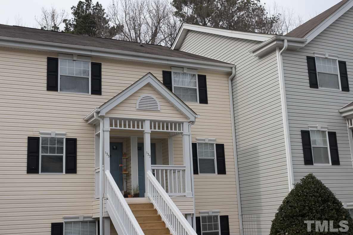 133 Kingsbury Drive - Photo 1