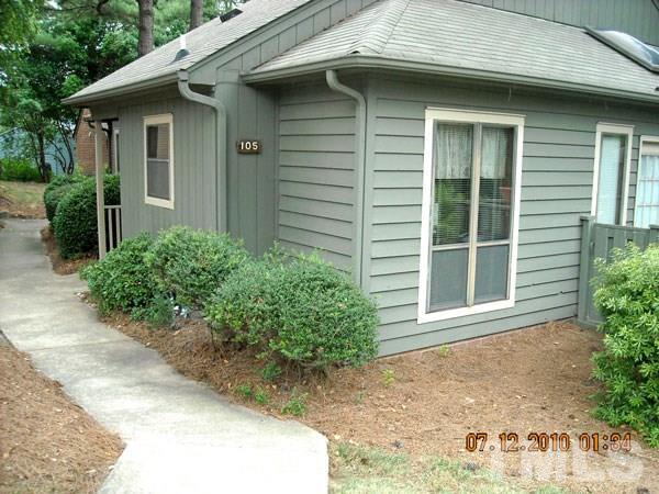 105 Clancy Circle - Photo 1