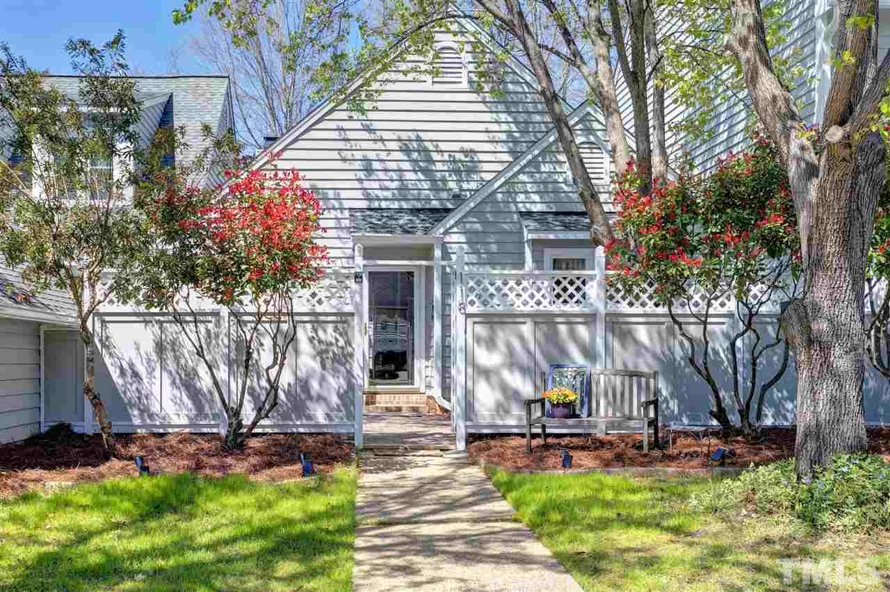 118 Lakewater Drive - Photo 1