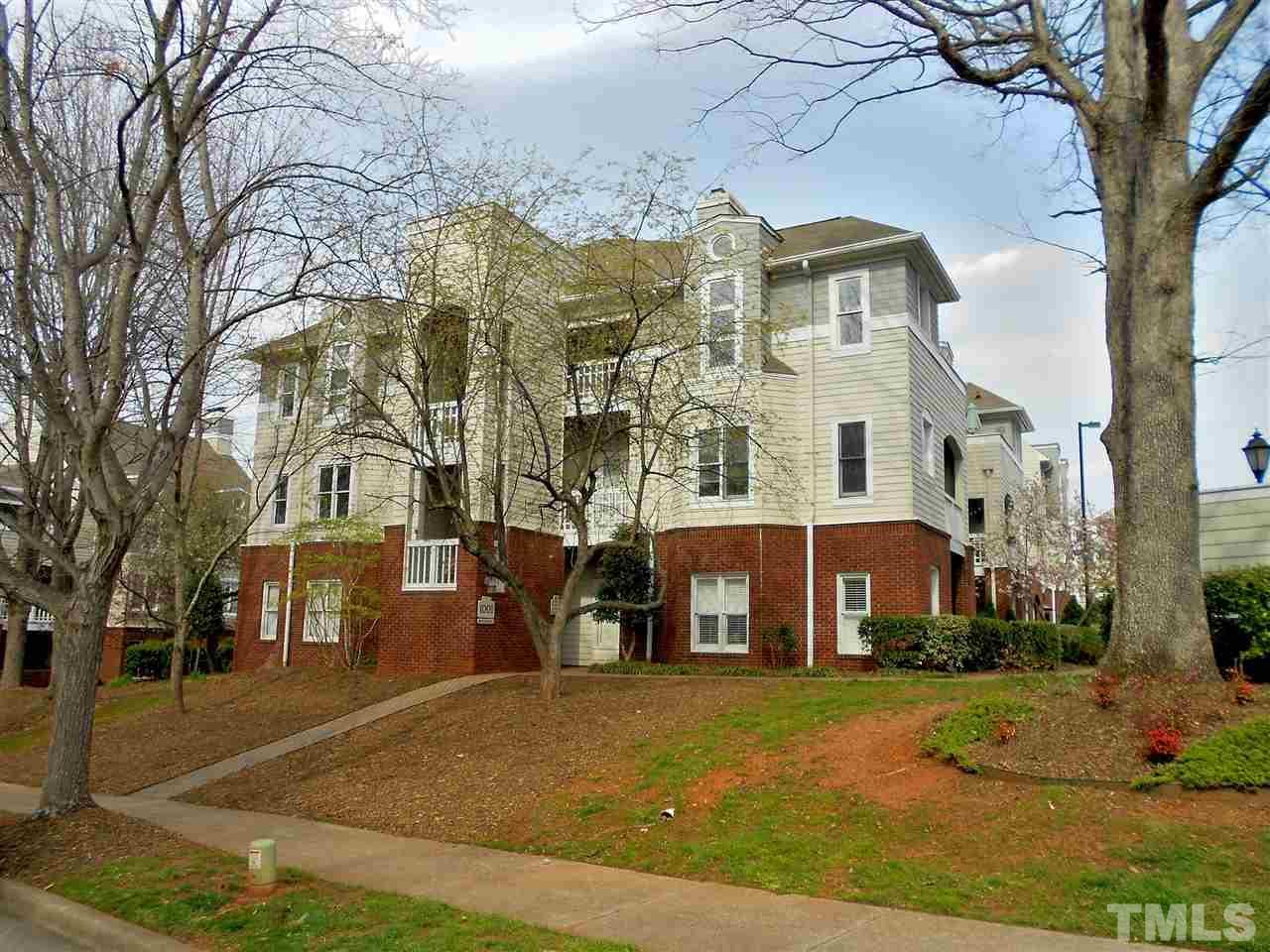 1001 Brighthurst Drive - Photo 1