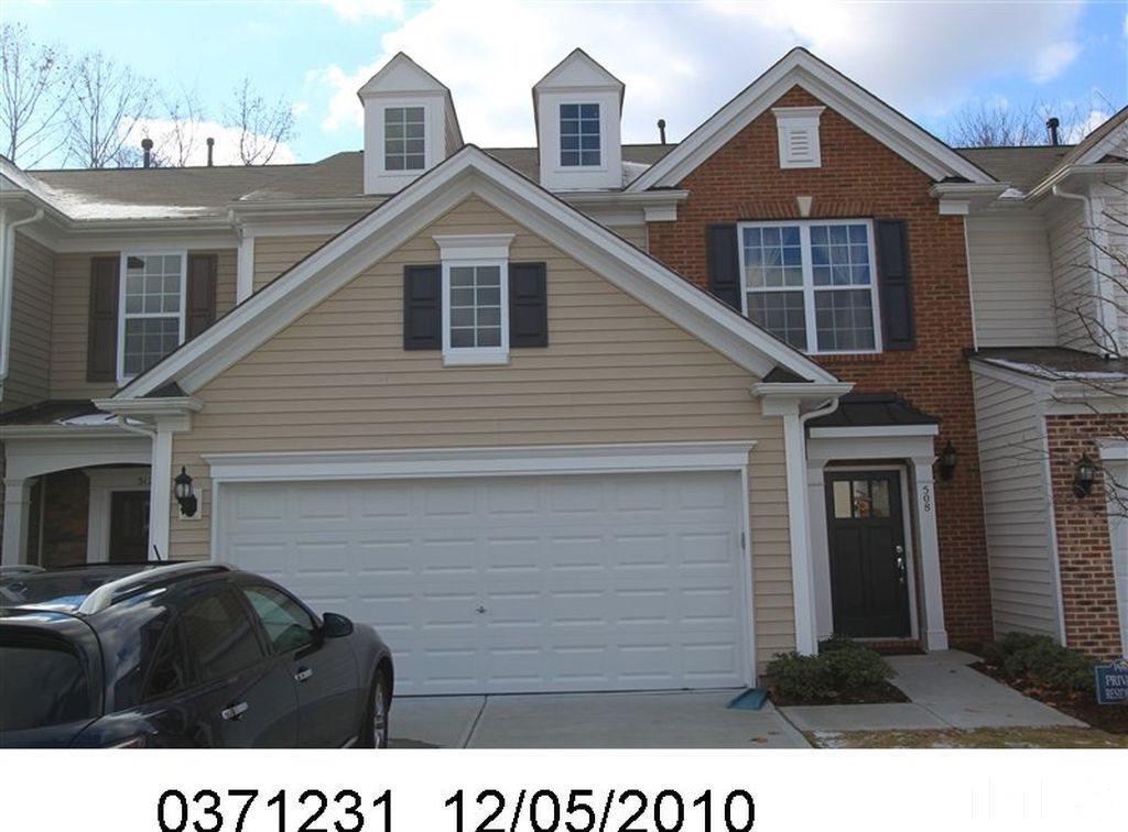 508 Dyersville Drive - Photo 1