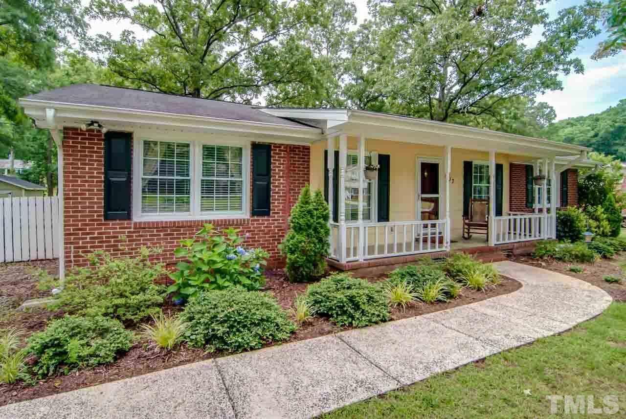 607 Wildwood Drive - Photo 1