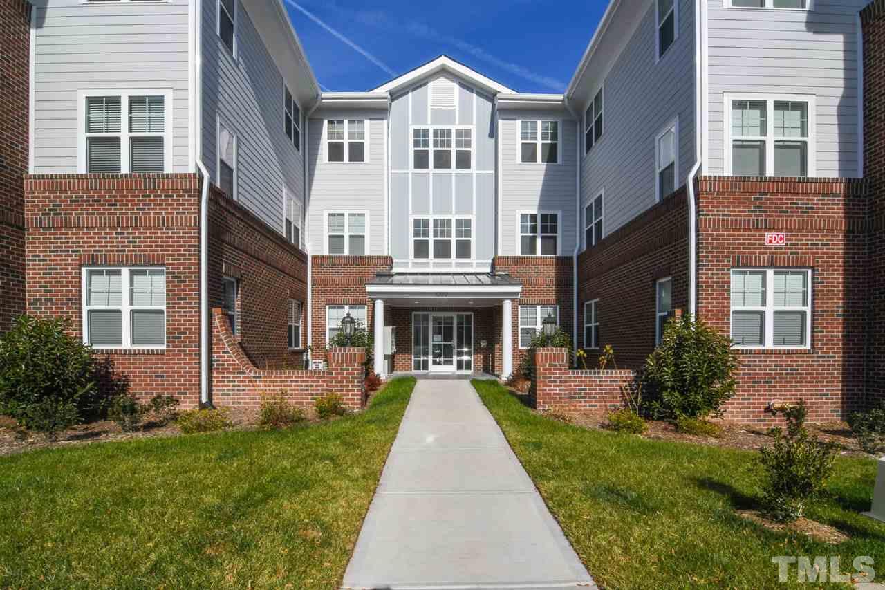 712 Waterford Lake Drive - Photo 1