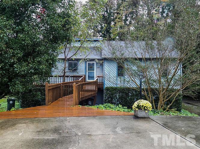 106 Carr Court - Photo 1