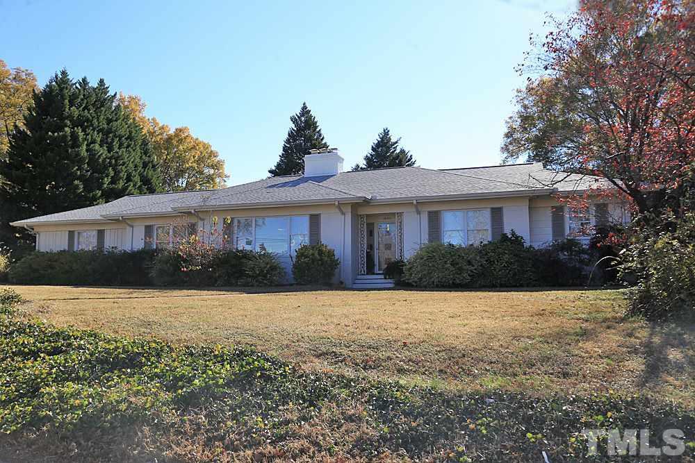 1005 Club Boulevard - Photo 1