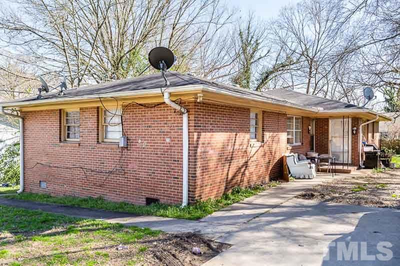 718 Holloway Street - Photo 1