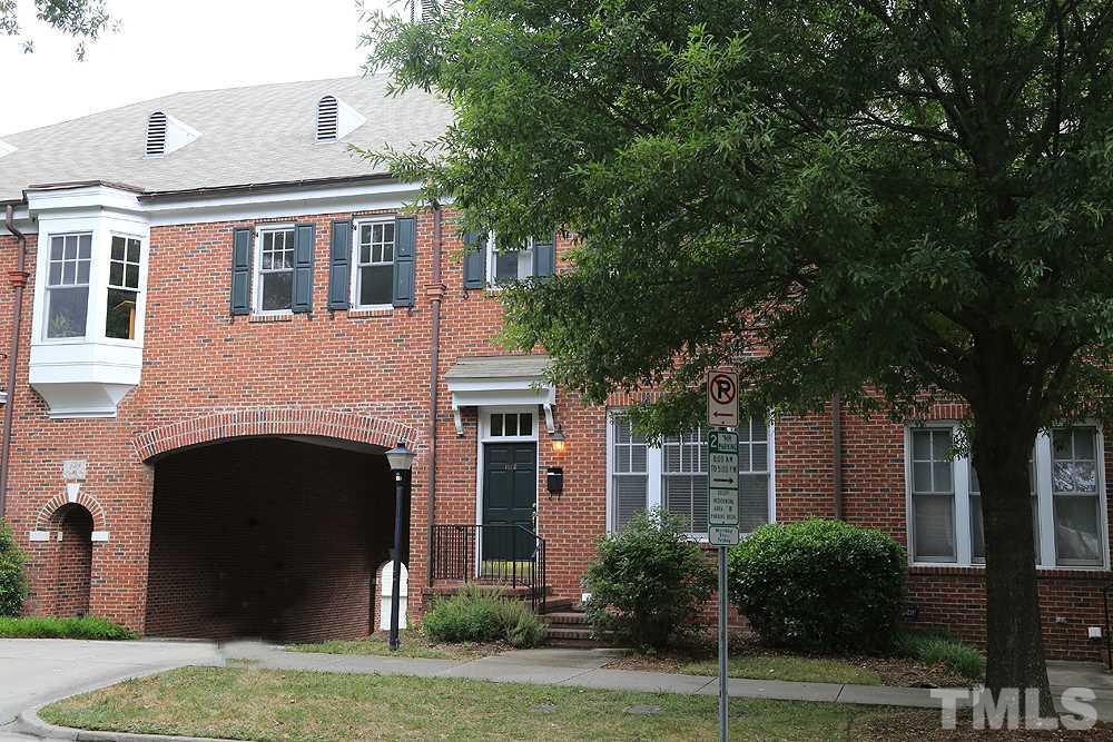 1512 Markham Avenue - Photo 1