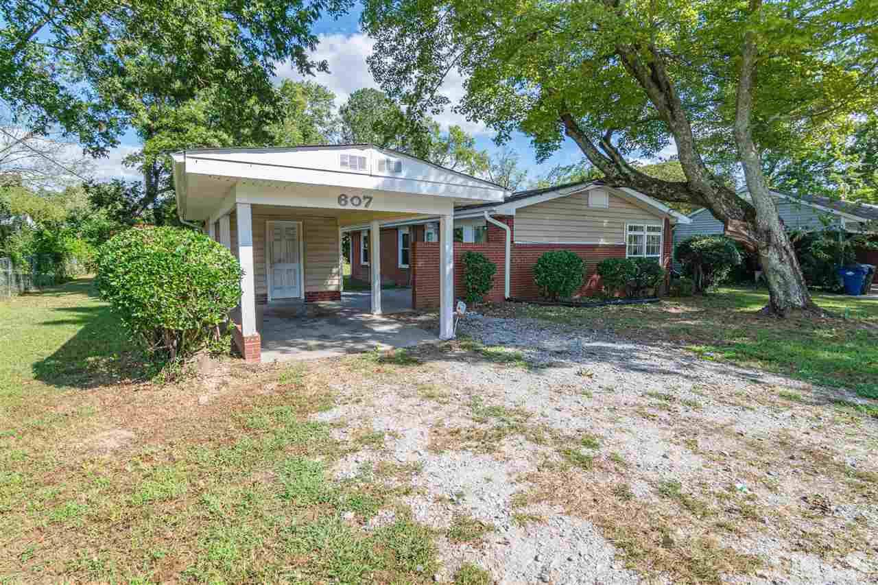 607 Beverly Drive - Photo 1