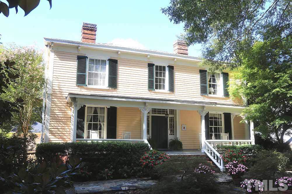 419 College Street - Photo 1