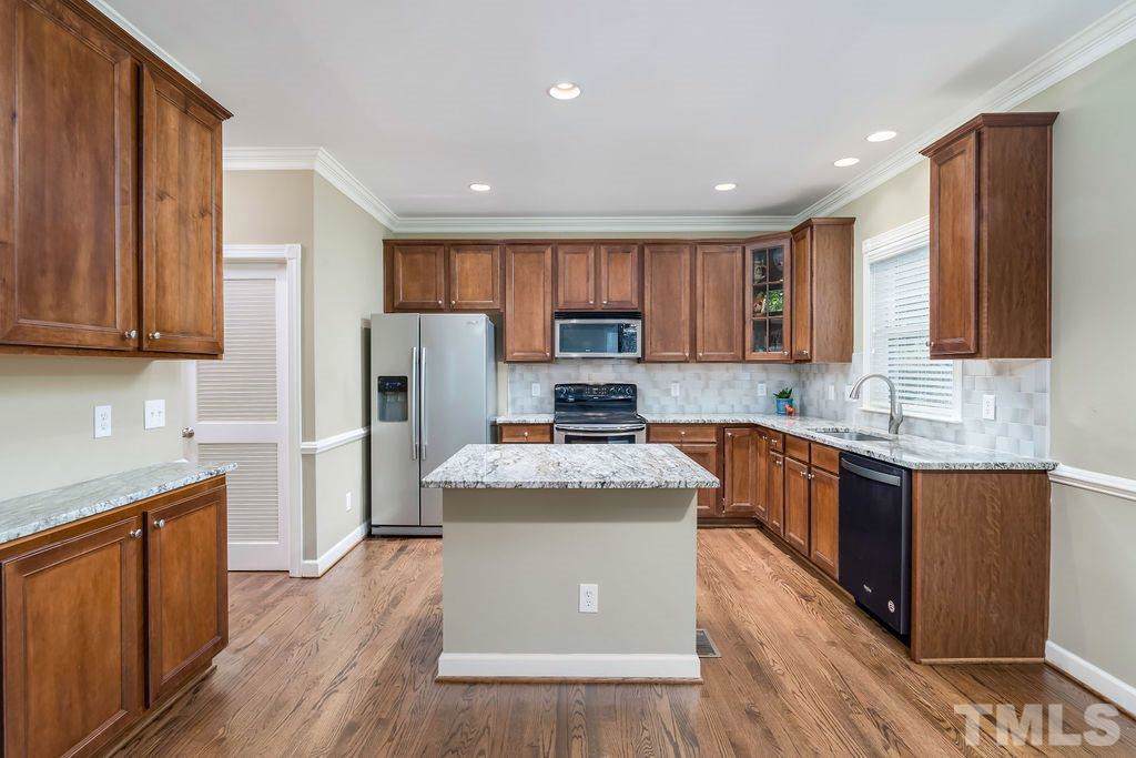 1004 Proper Court - Photo 1
