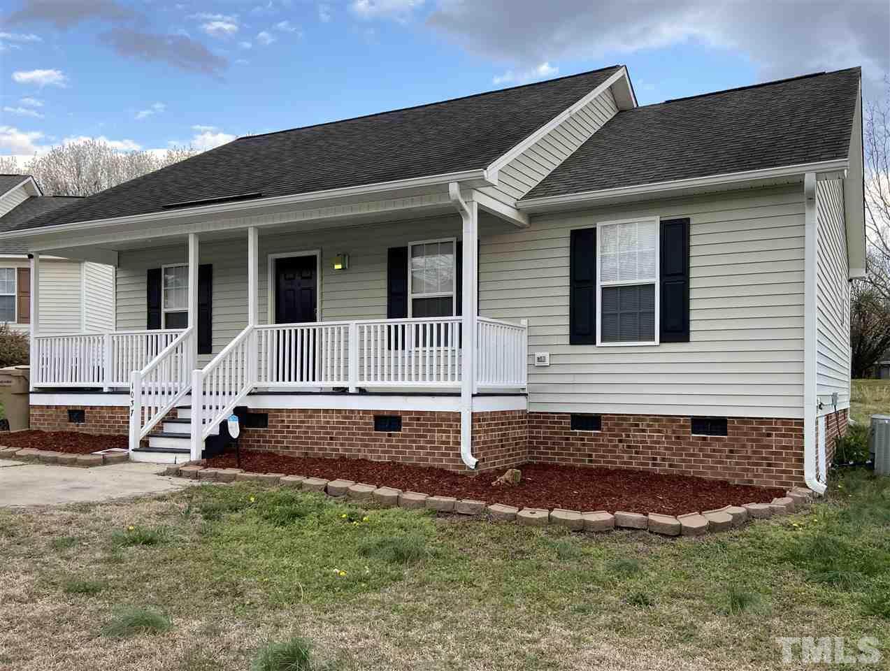 1037 Cove Circle - Photo 1