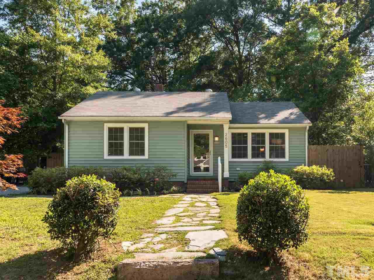 2605 Glendale Avenue - Photo 1