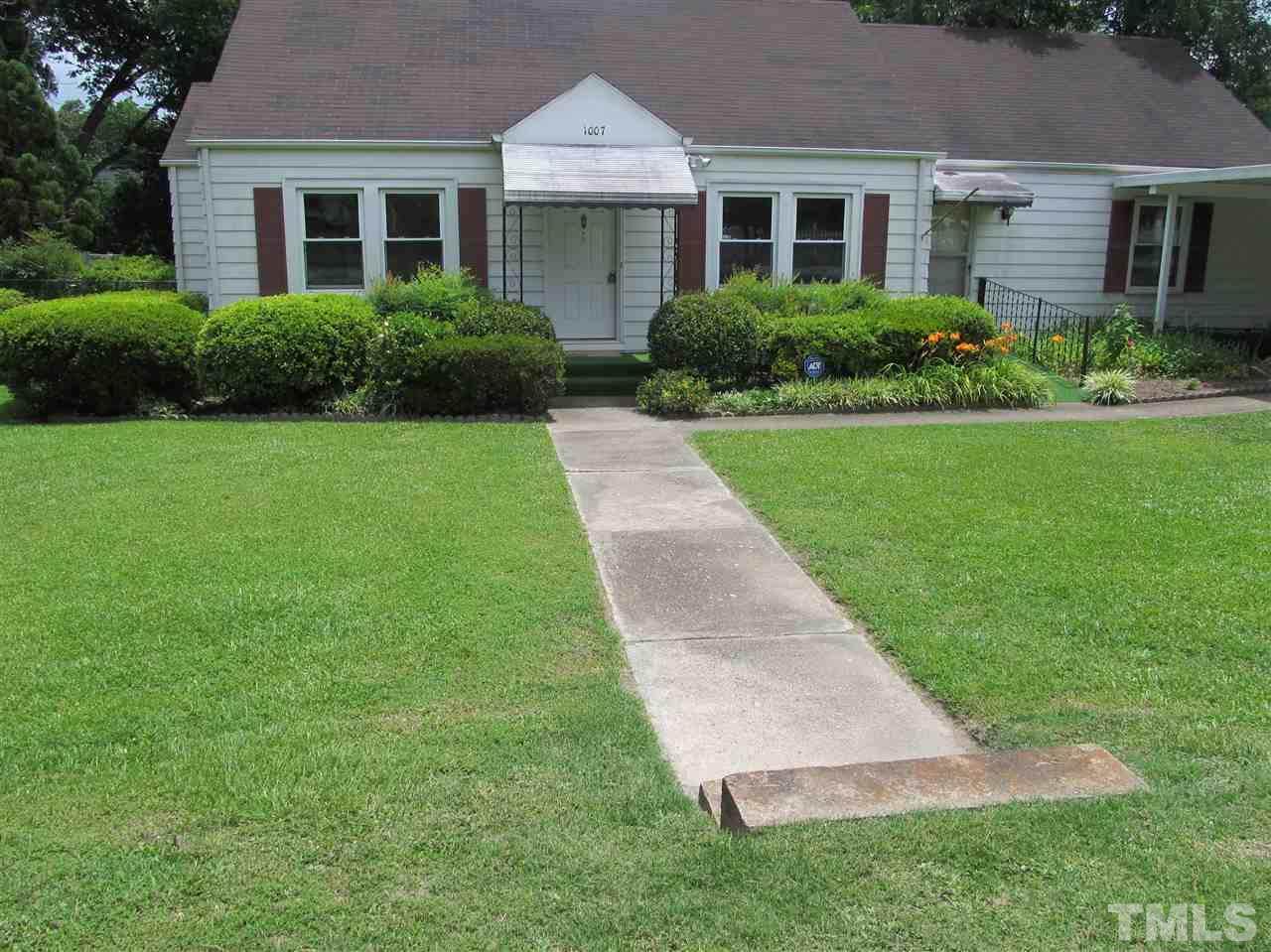 1007 8th Street - Photo 1