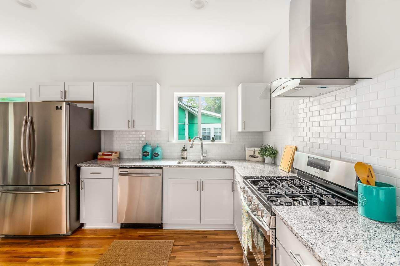 1113 Eva Street - Photo 1