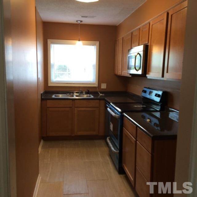 400 Davie - Photo 1