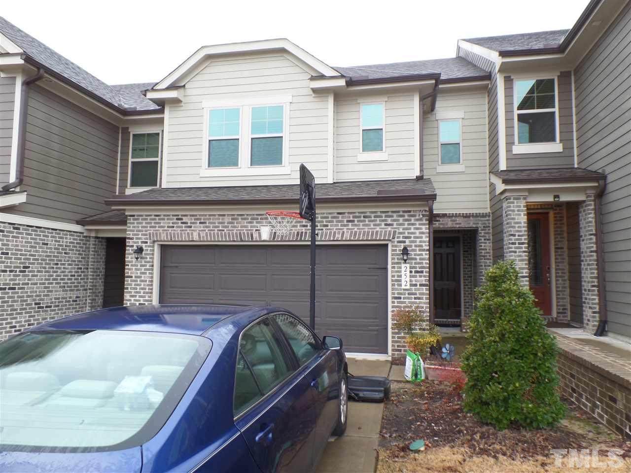 252 Alamosa Place - Photo 1