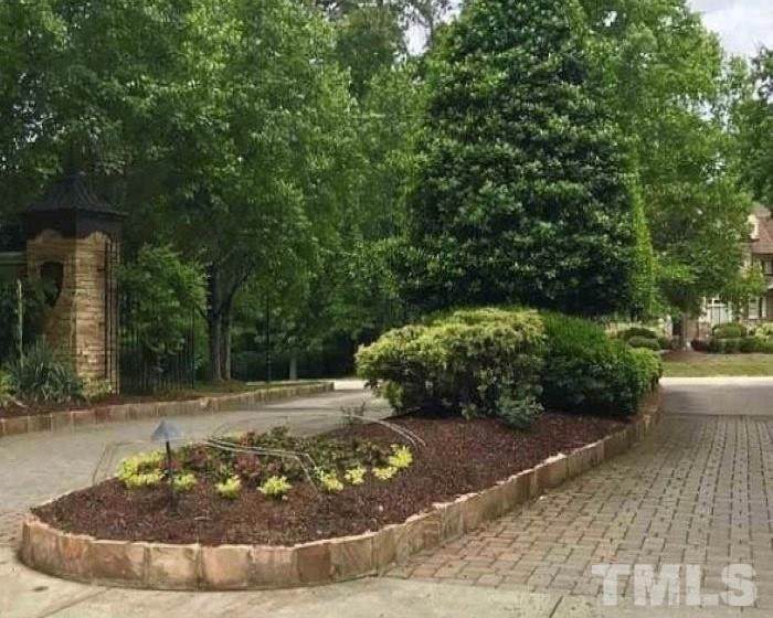 1001 Clovelly Court - Photo 1