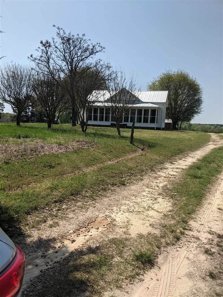 2198 Mcarthur Road - Photo 1