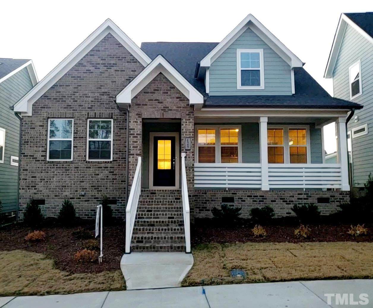 429 Vine Parkway - Photo 1