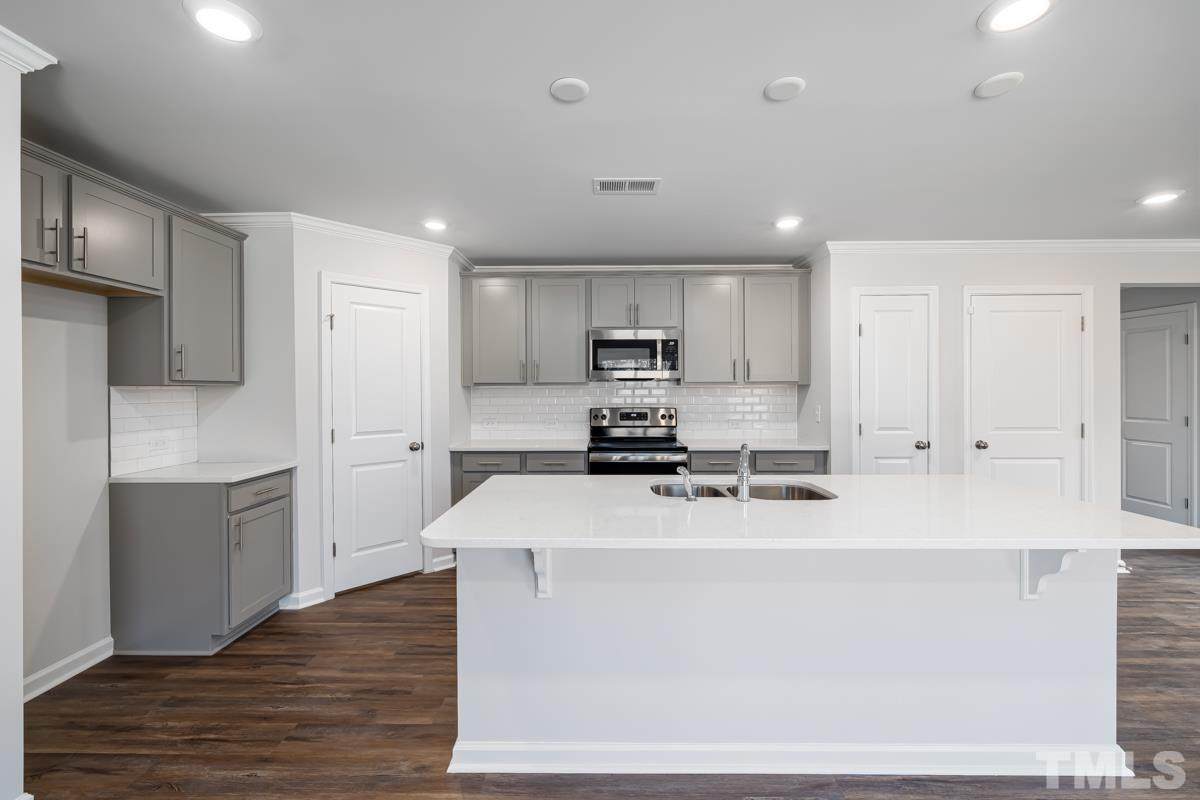808 Bellewood Gardens Drive - Photo 1