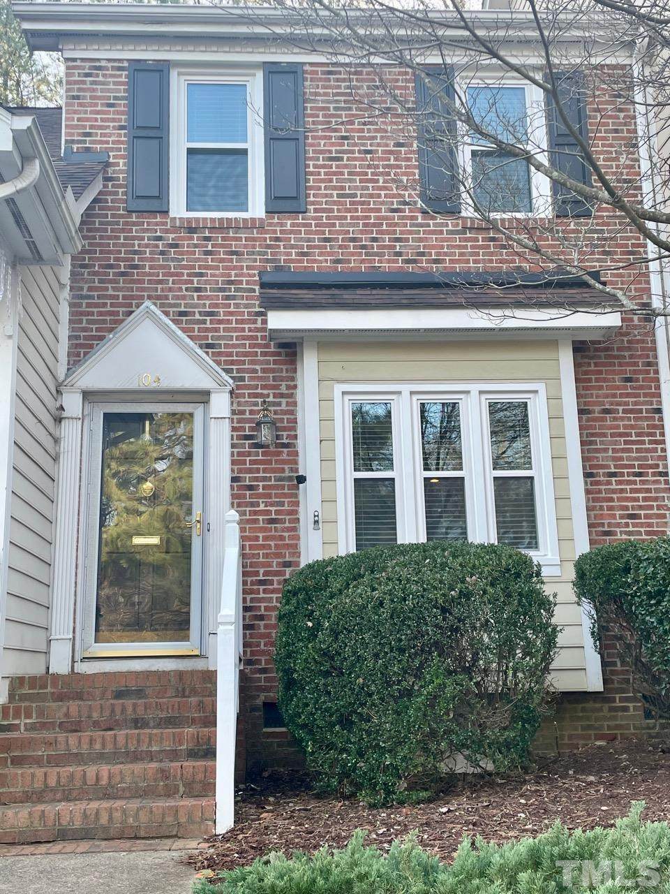 104 Charter Court - Photo 1