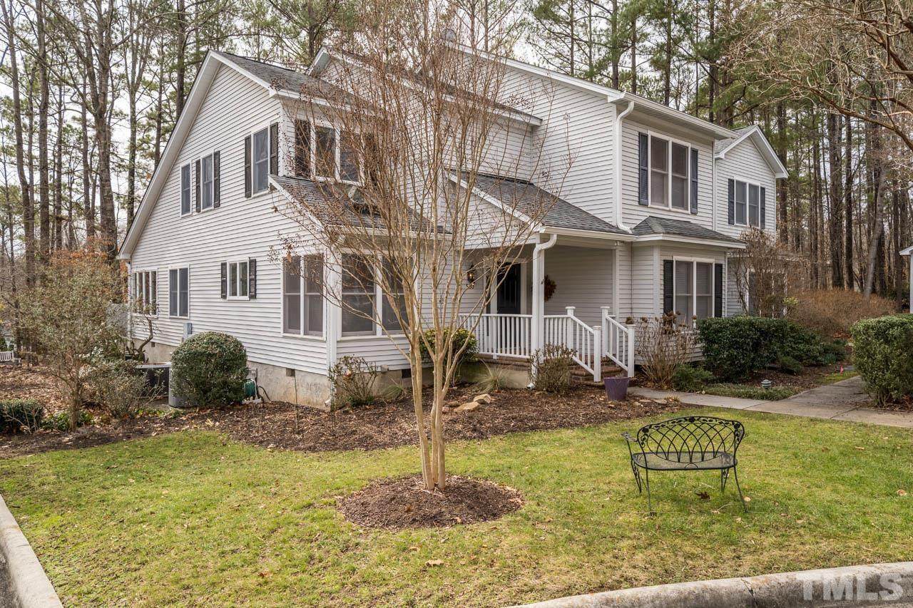 580 Woodbury - Photo 1