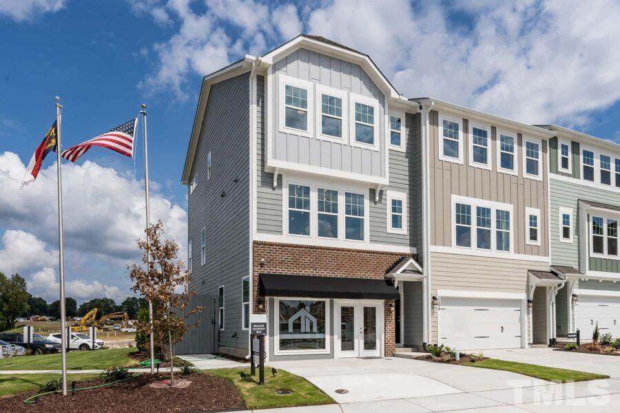 1020 Manorhaven Drive - Photo 1