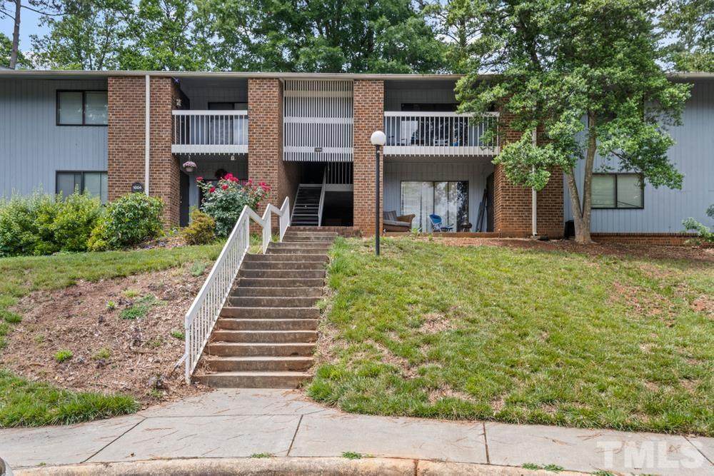 1004 Sandlin Place - Photo 1