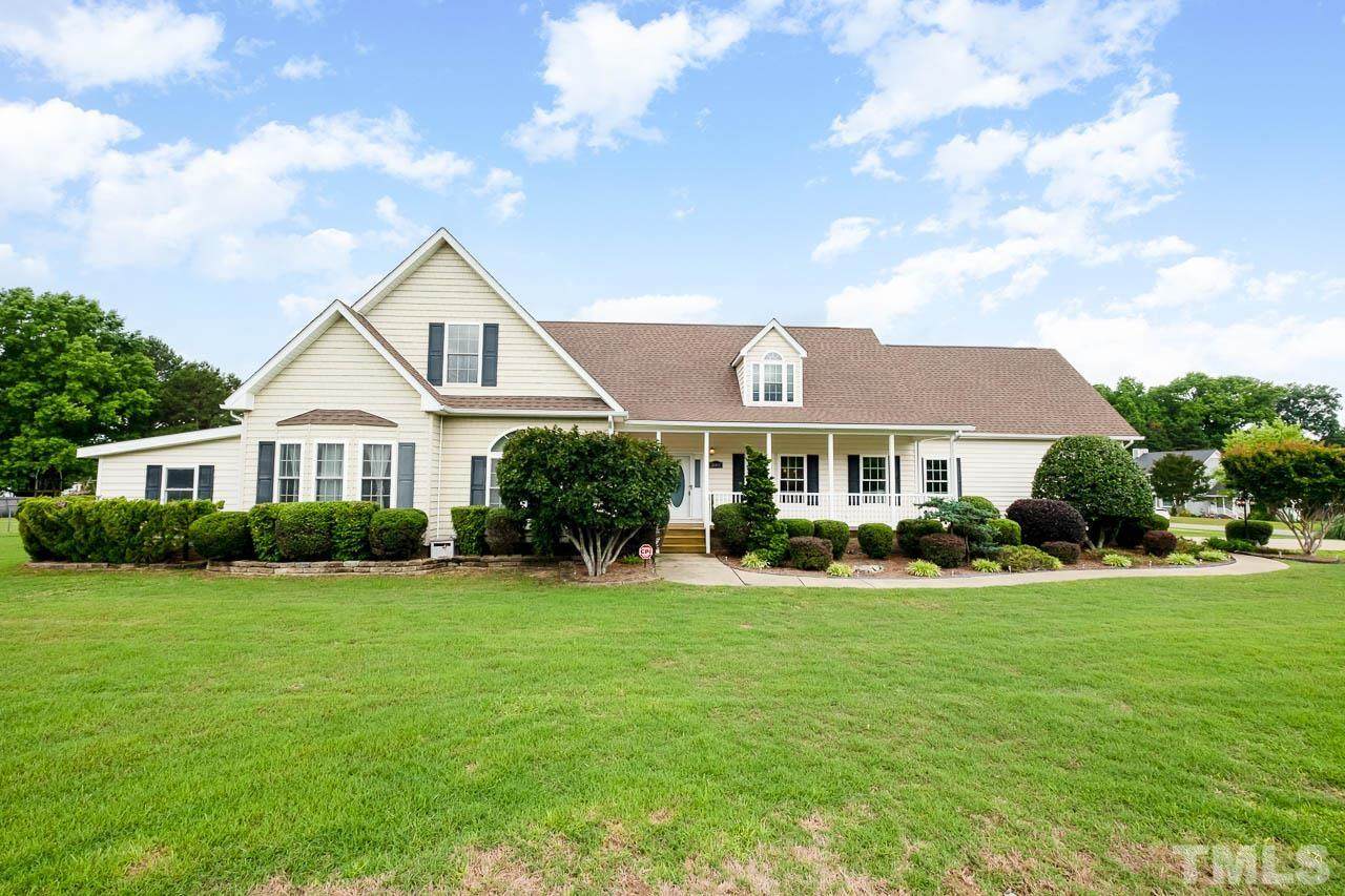 2001 Arrowwood Circle - Photo 1