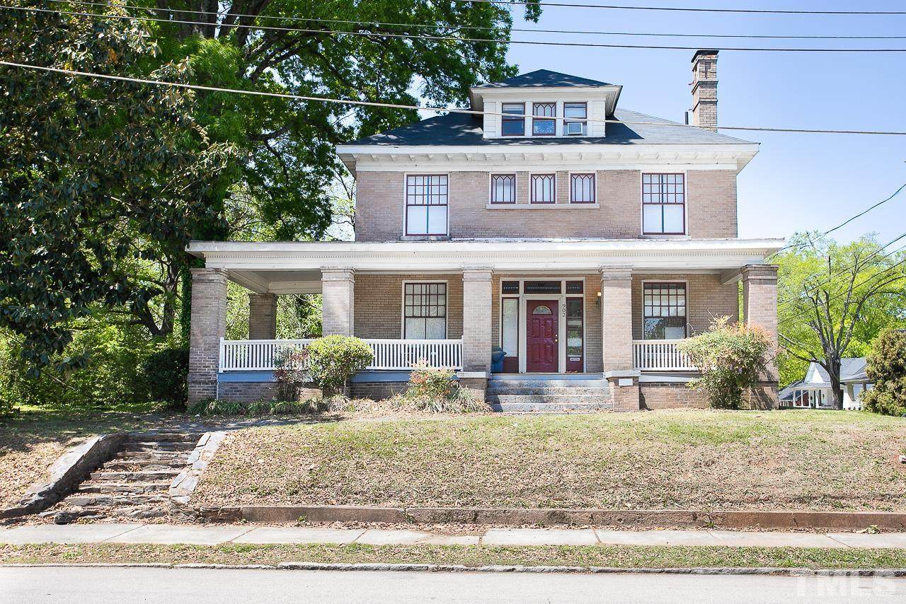 902 Vickers Avenue - Photo 1
