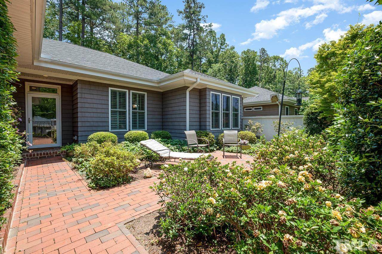 4115 The Knolls Close - Photo 1