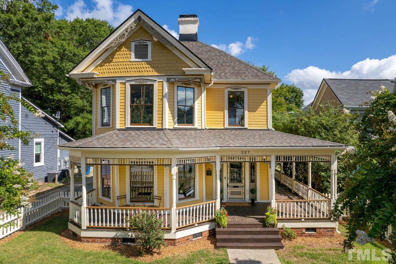 527 Holloway Street - Photo 1