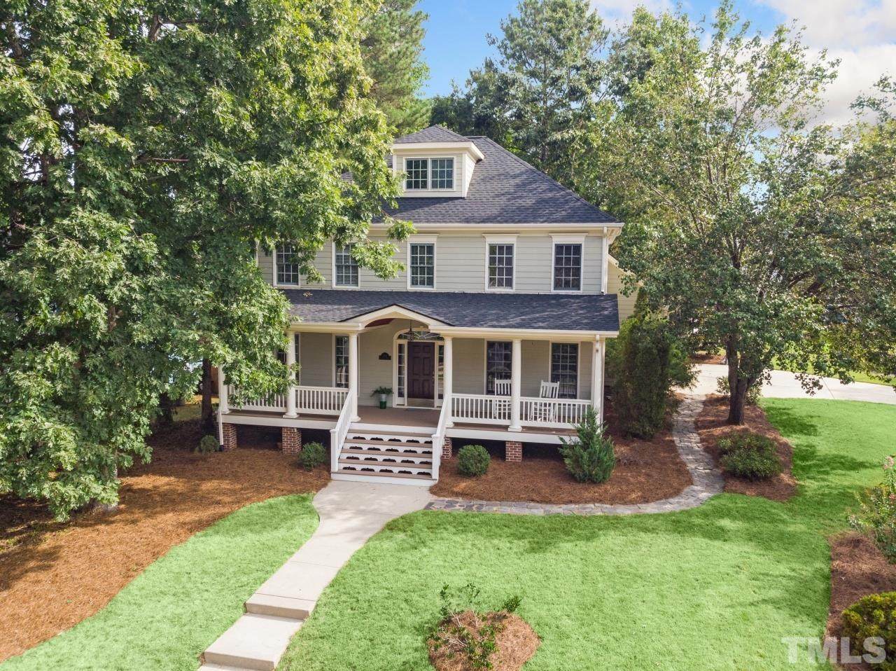 200 Magnolia Breeze Court - Photo 1