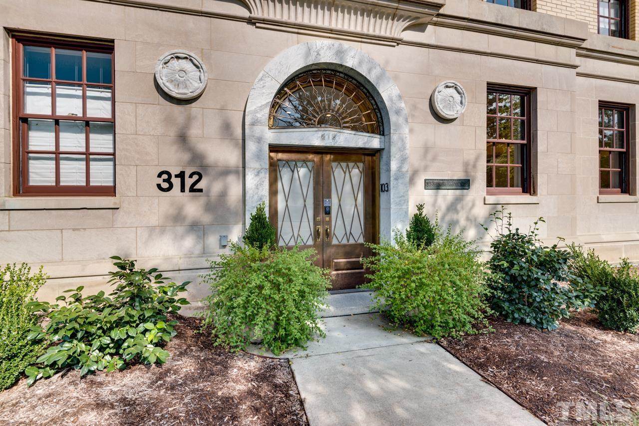 312 Buchanan Boulevard - Photo 1