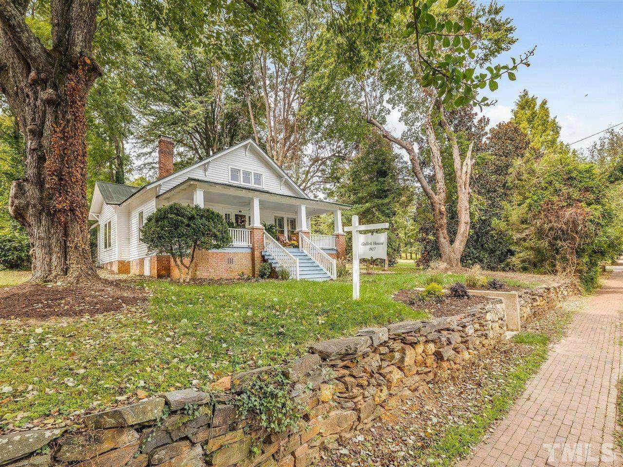 213 Churton Street - Photo 1