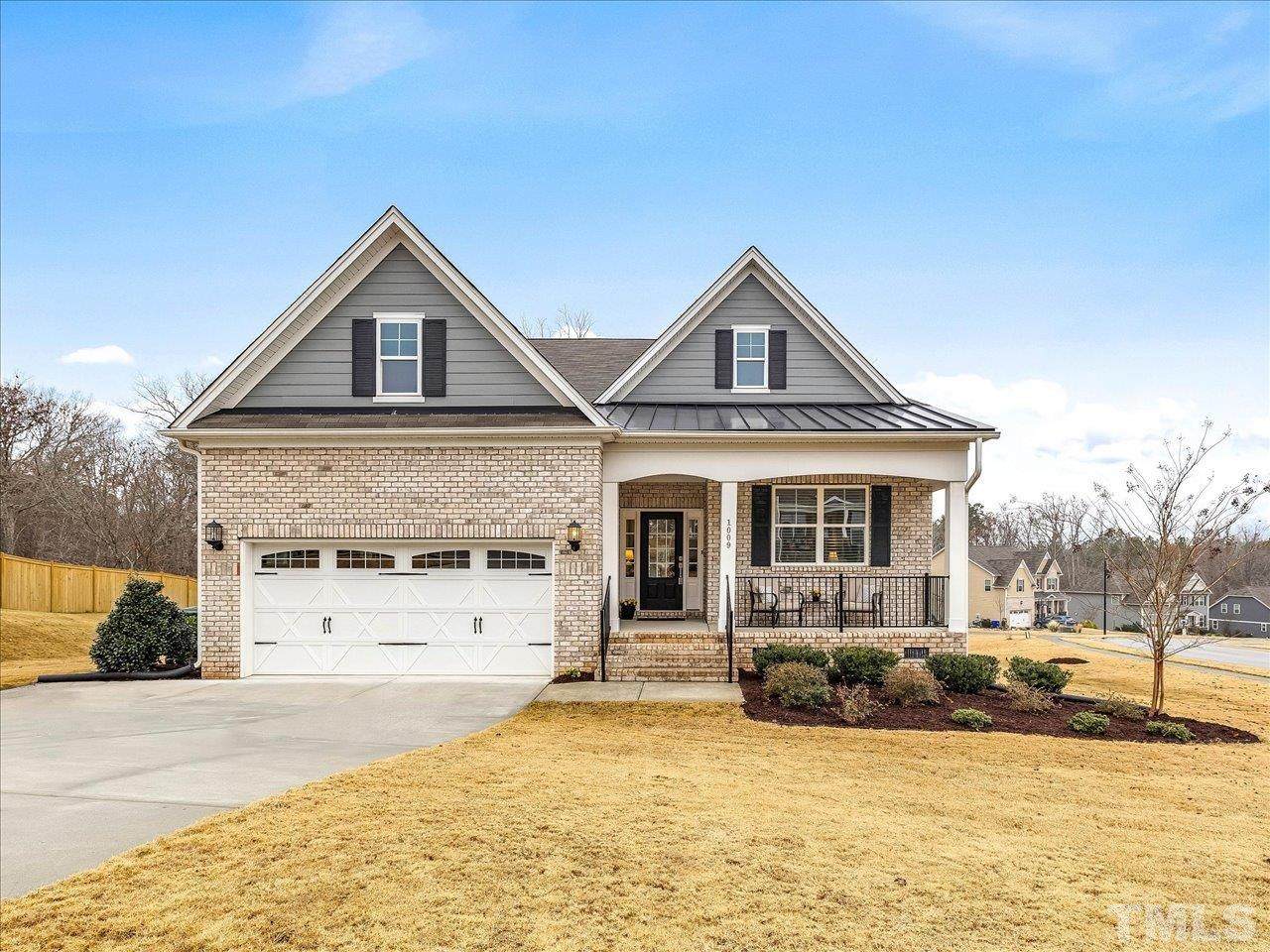 1009 Crescent Moon Court - Photo 1