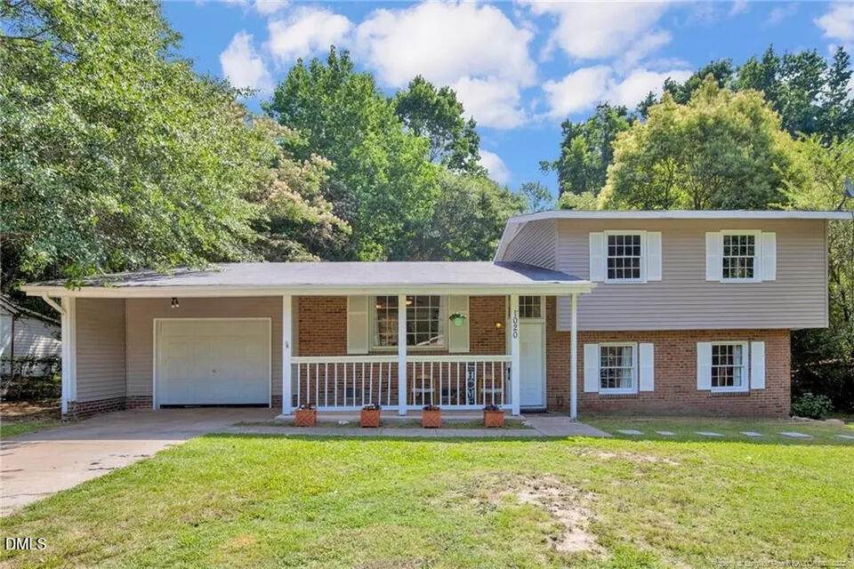1020 Riverside Circle - Photo 1