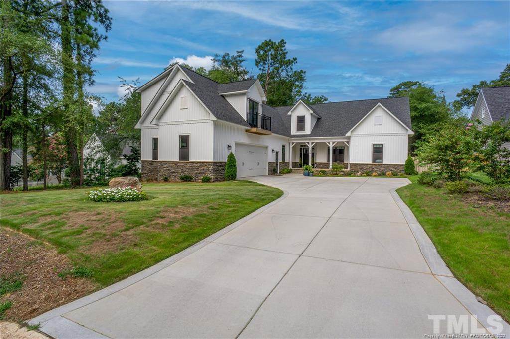 318 Circle Drive - Photo 1