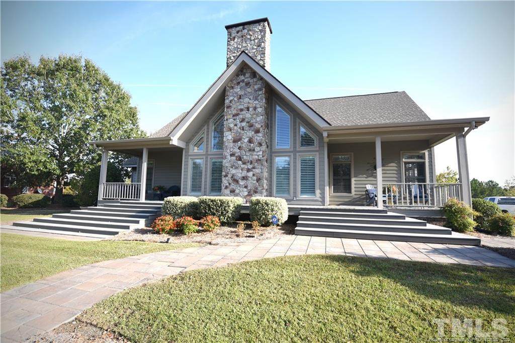 1302 Oakridge Boulevard - Photo 1