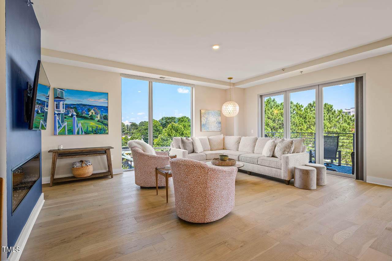 214 Hunt Street - Photo 1