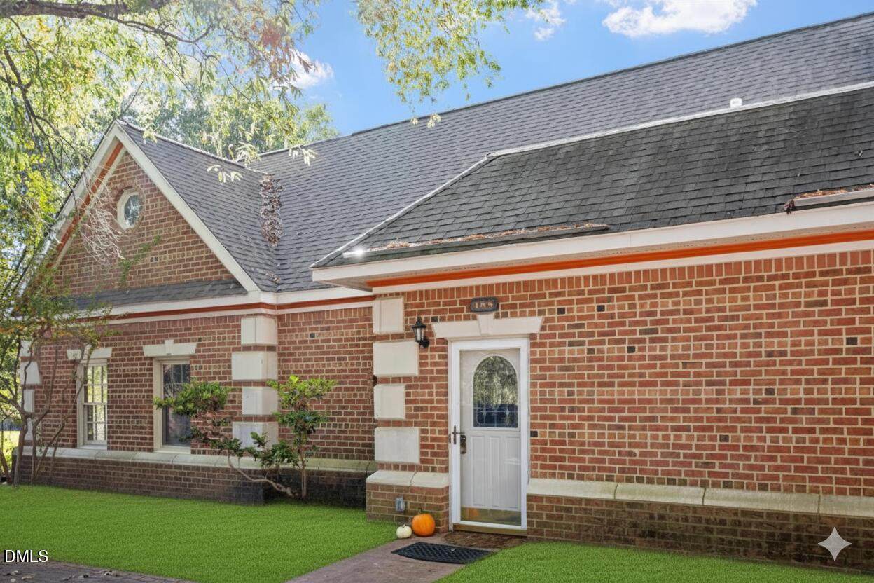 135 Presidents Drive - Photo 1