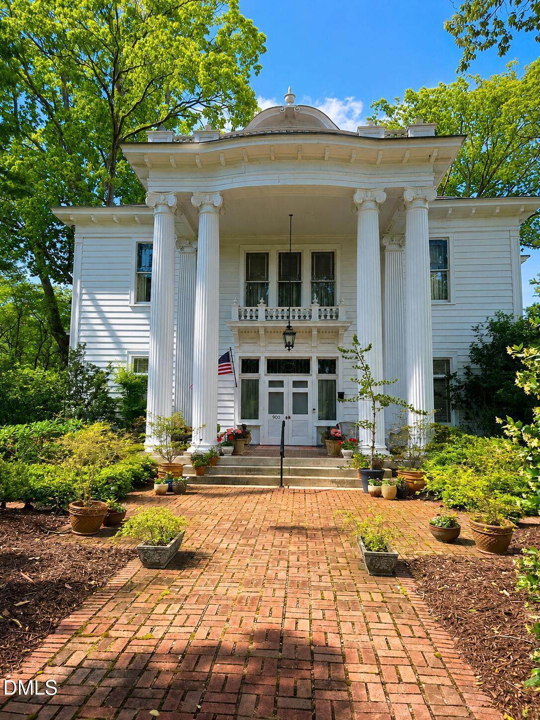 900 Nash Street - Photo 1