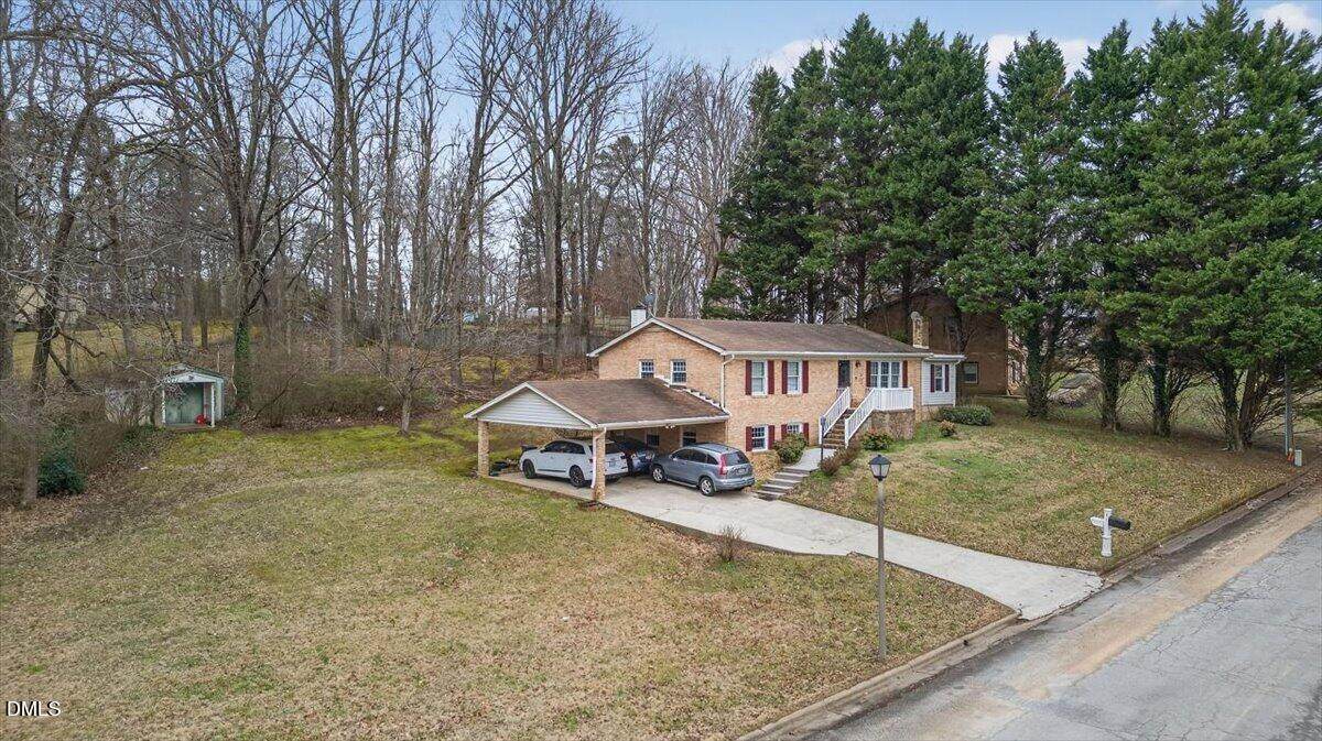 617 Greenway Drive - Photo 1