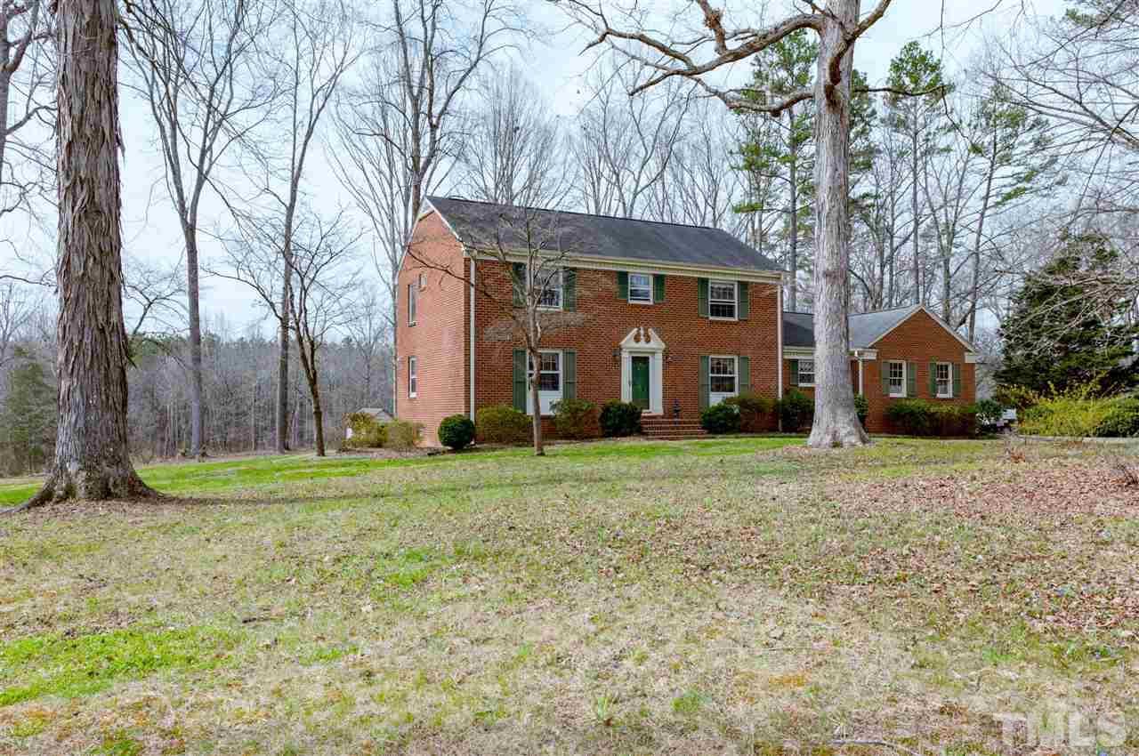 204 Edgewood Drive - Photo 1