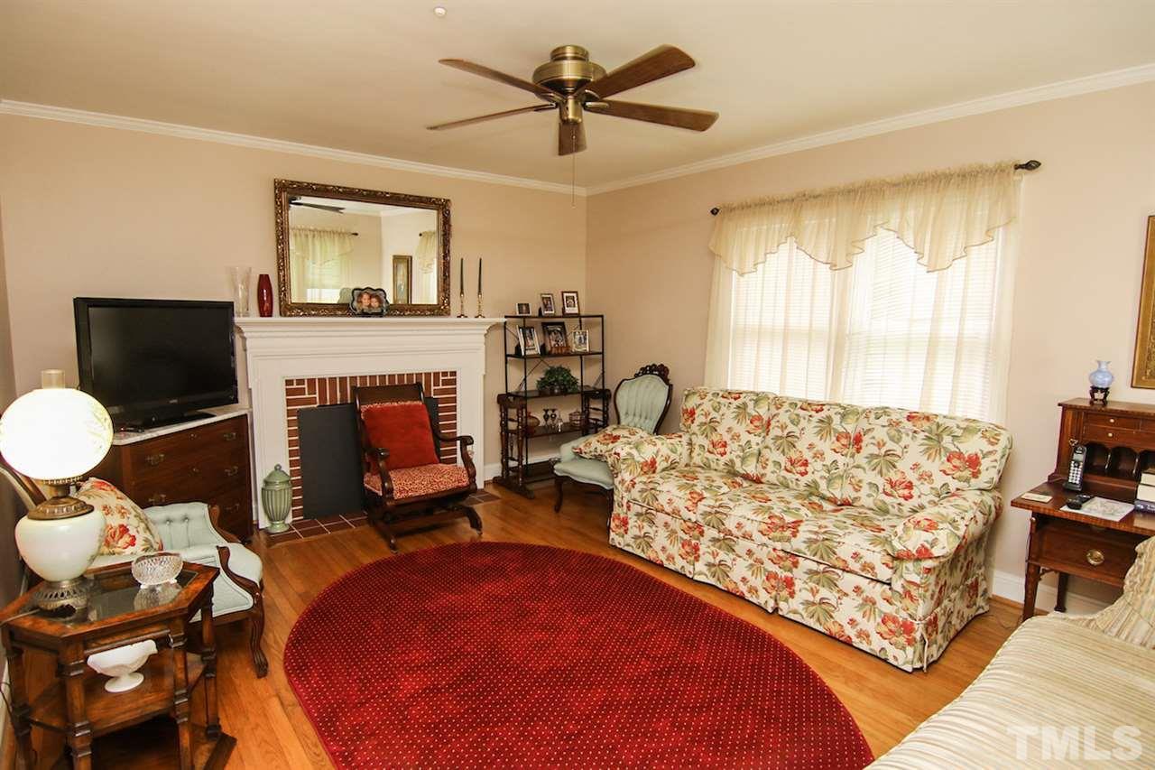 1907 Berkeley Boulevard - Photo 1