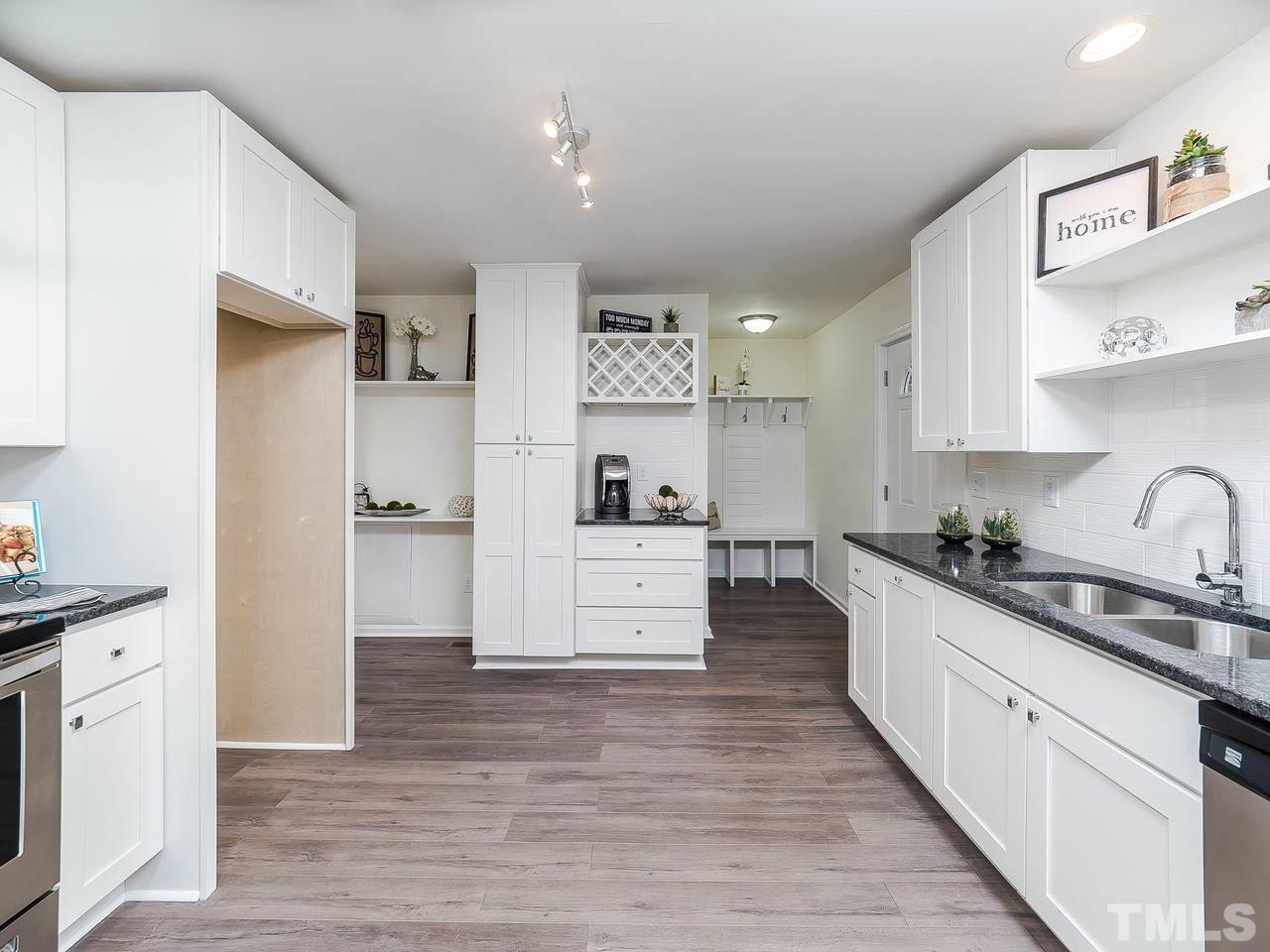 1102 Chester Street - Photo 1