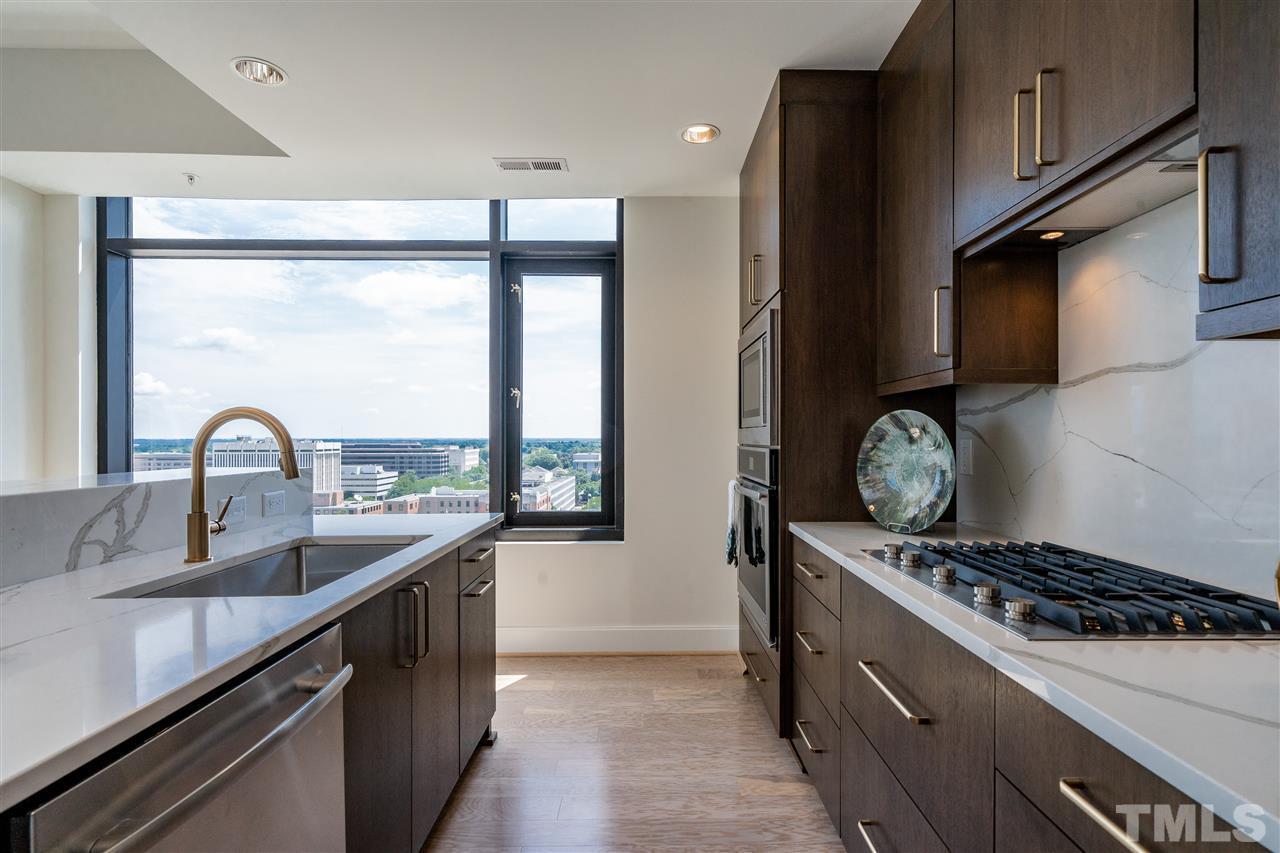323 Jones Street - Photo 1