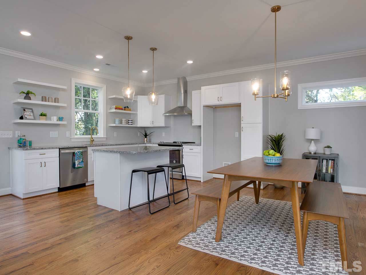 1108 Hyde Park - Photo 1